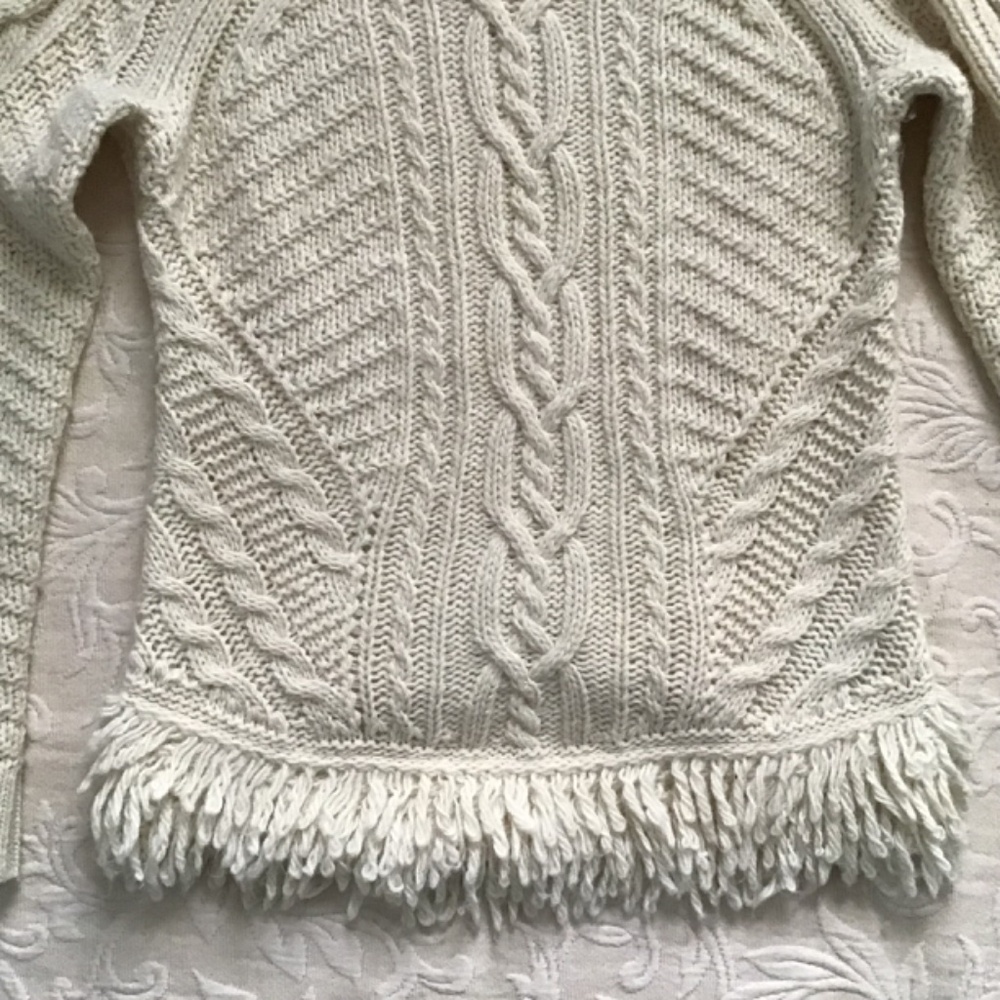 Women’s Banana Republic Cream Cable Knit Sweater - Picture 3 of 8